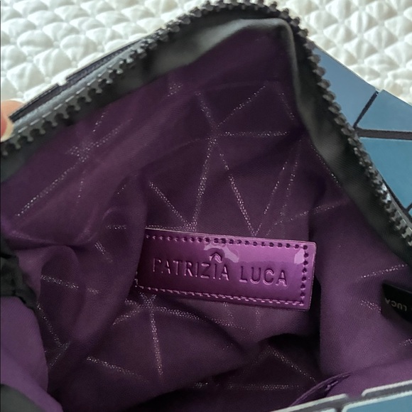 Patrizia Luca Teal and Gold Geometric Slanted Square Convertible Clutch - Picture 5 of 9